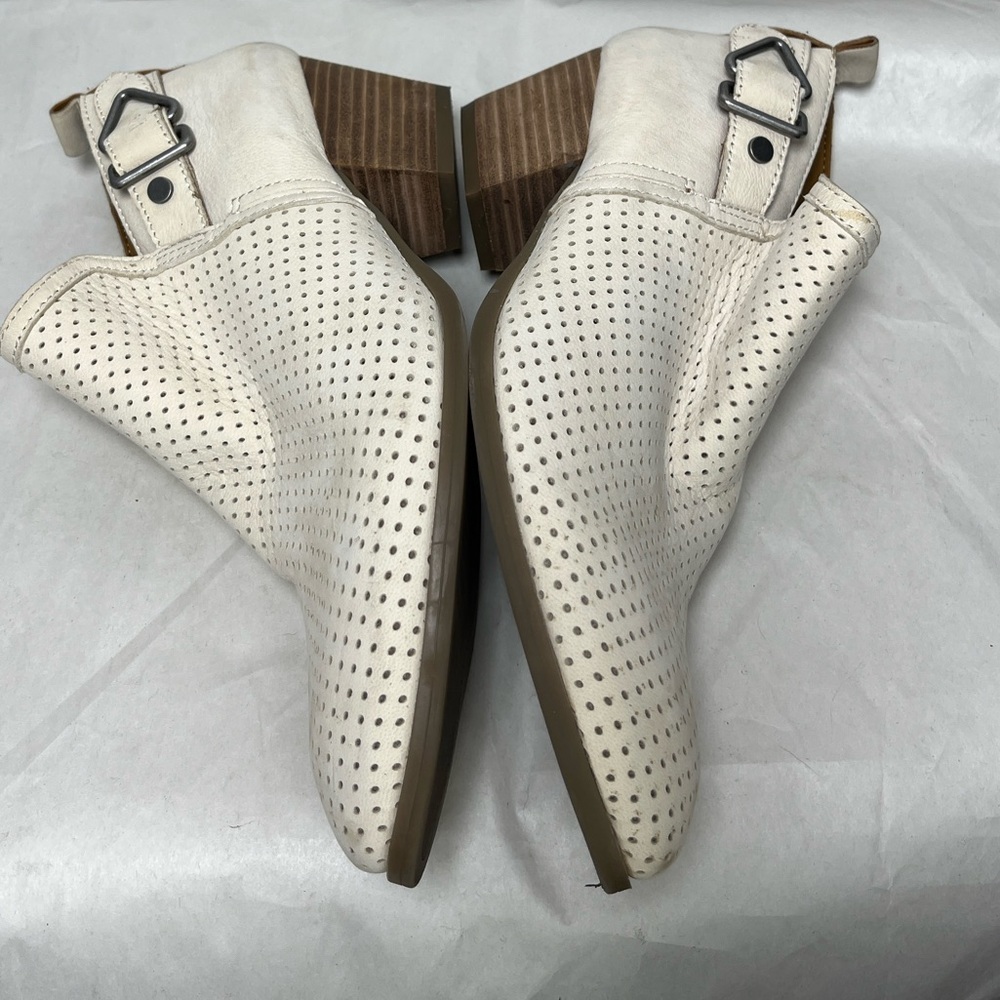 Franco Sarto Garfield Perforated Western Leather Bootie Sz 8.5 - Picture 2 of 11
